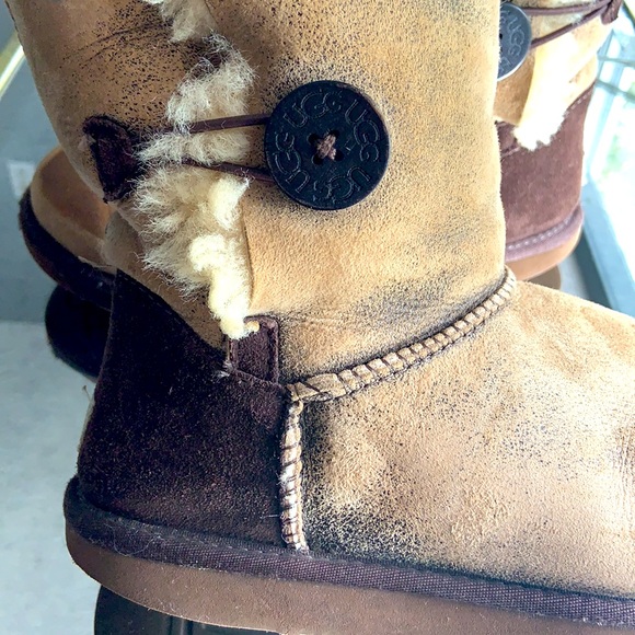 Ugg 3 button distressed bomber boot - Picture 6 of 7